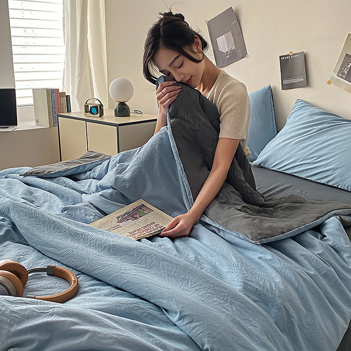 91家纺网 家纺一手货源 找家纺 益多眠 2026新款水洗棉夏被四件套 天蓝+深灰