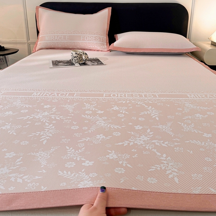 91家纺网 家纺一手货源 找家纺 慕尚家纺 2025春夏新款凉感冰丝提花凉席三件套 海棠 粉