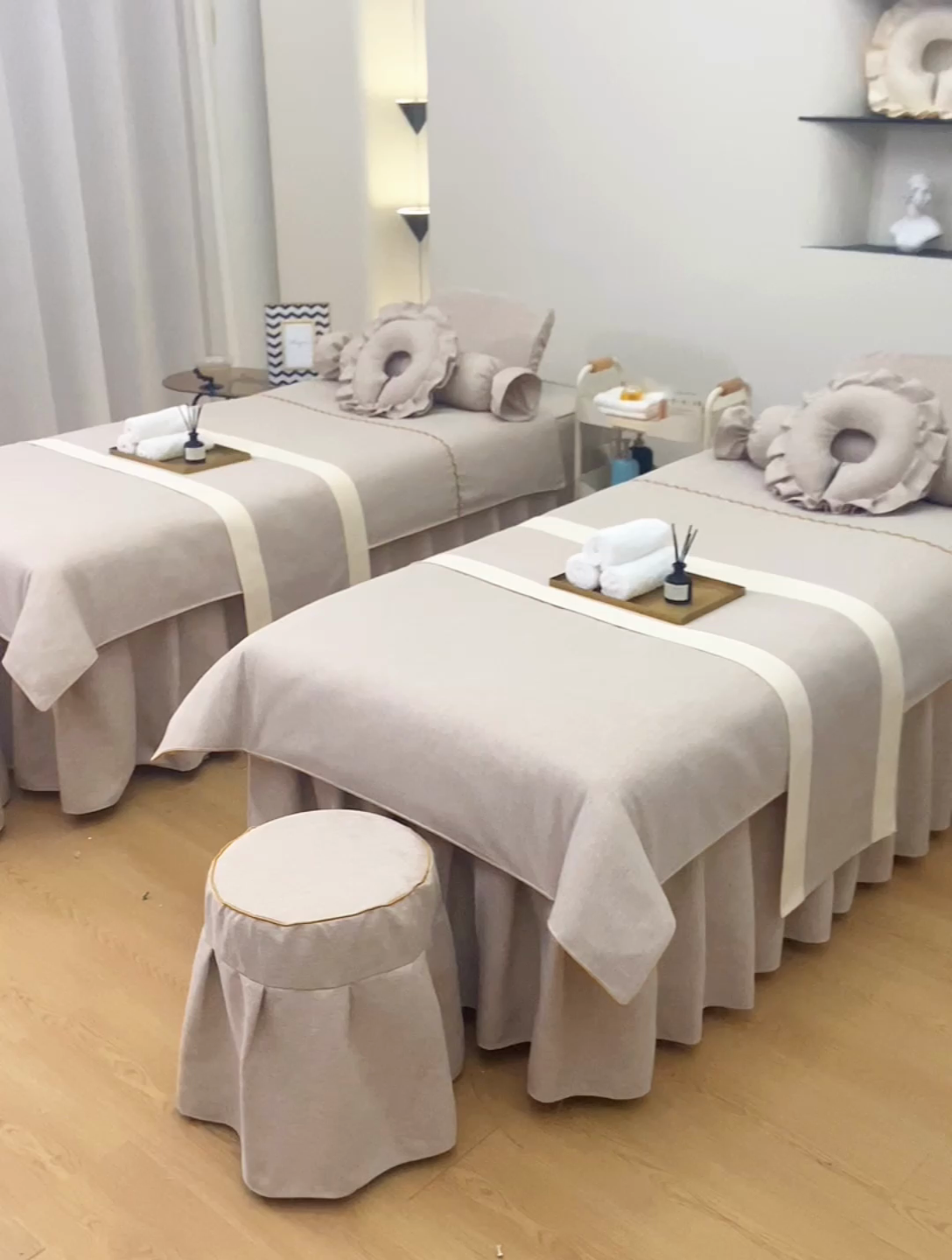 91家纺网 家纺一手货源 找家纺 （总）芙怡 2025春夏新款8029款A棉麻B全棉美容床罩四件套-时光系列