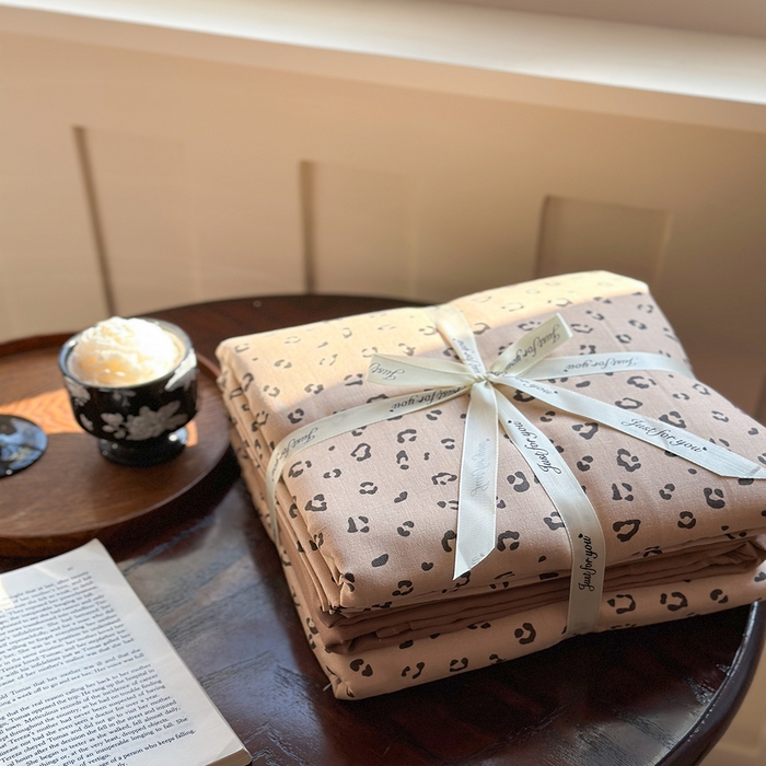 91家纺网 家纺一手货源 找家纺 吉象双层纱叠拍四件套 复古豹纹咖