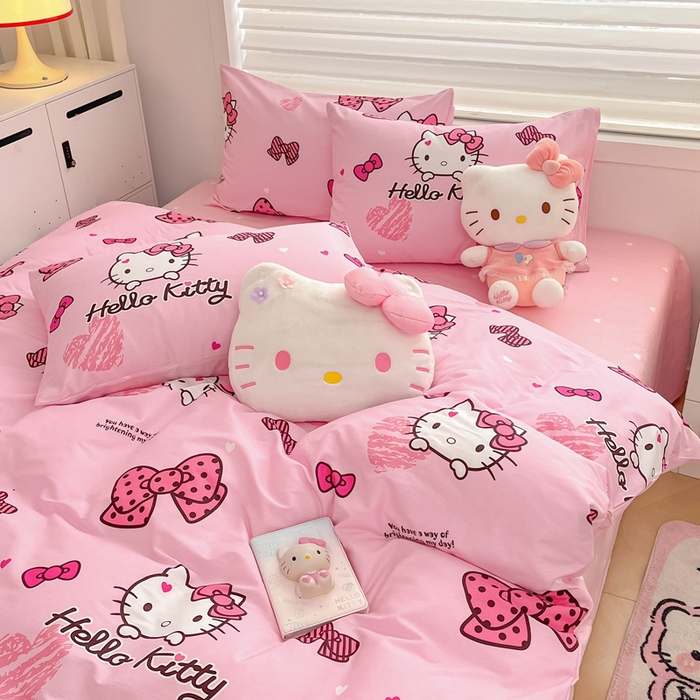 91家纺网 家纺一手货源 找家纺 暮思家居 2025新款正版授权三丽鸥小版全棉四件套系列（第二批） 开心凯蒂