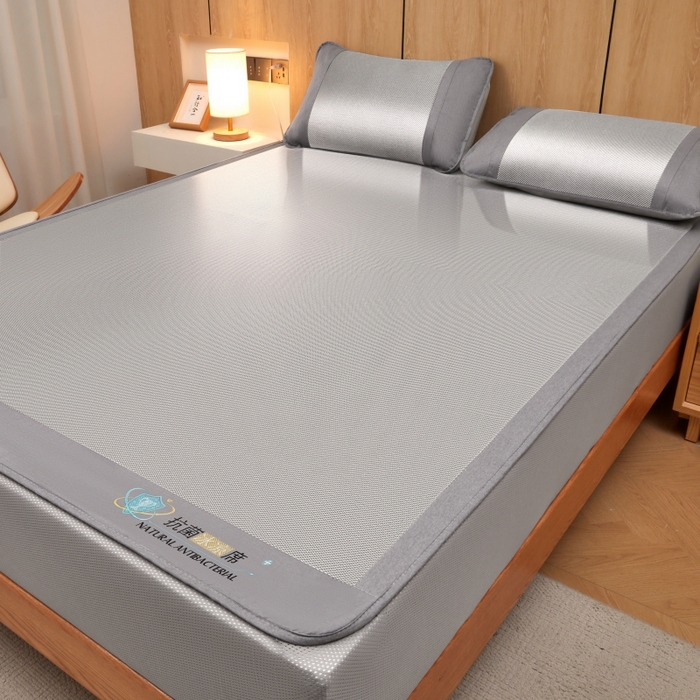 91家纺网 家纺一手货源 找家纺 阿亮家居 2025新款冰藤席凉席三件套包边抗菌刺绣款冰藤凉席 灰色-床笠款