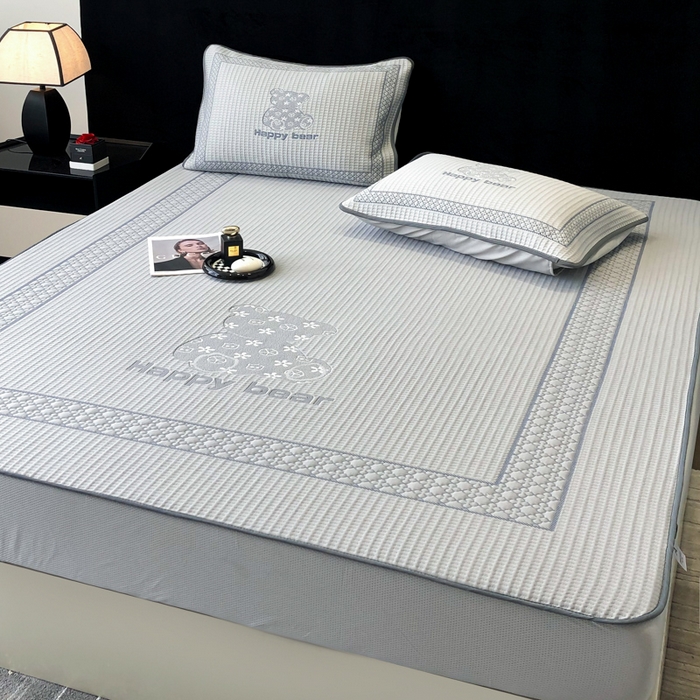 91家纺网 家纺一手货源 找家纺 首尔家纺 2025新款大版凉感丝凉席 快乐熊-高级灰