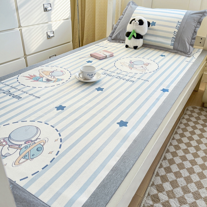 91家纺网 家纺一手货源 找家纺 阿亮家居 2025新款印花冰藤凉席-学生款 太空人