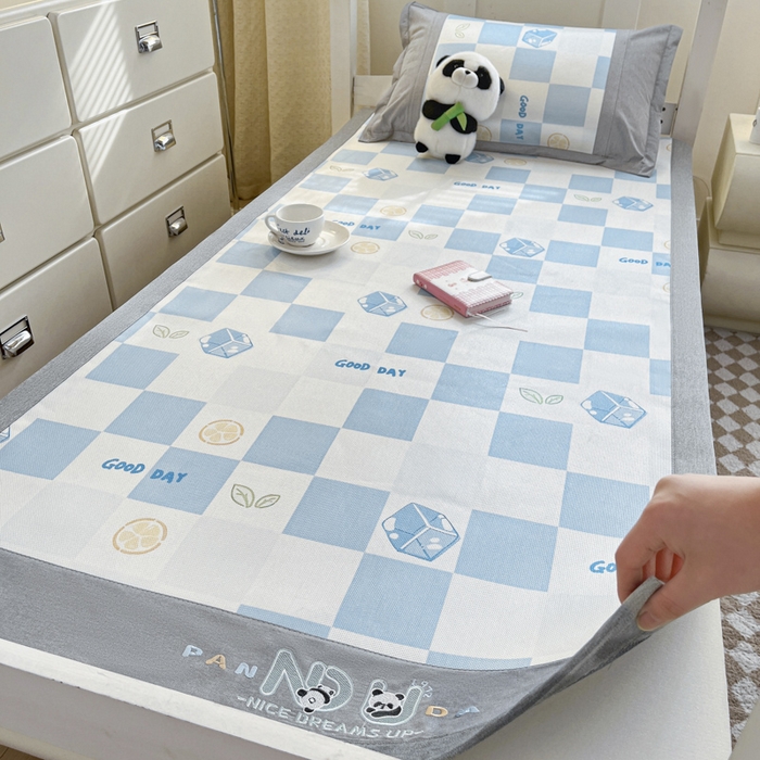 91家纺网 家纺一手货源 找家纺 阿亮家居 2025新款印花冰藤凉席-学生款 冰块蓝