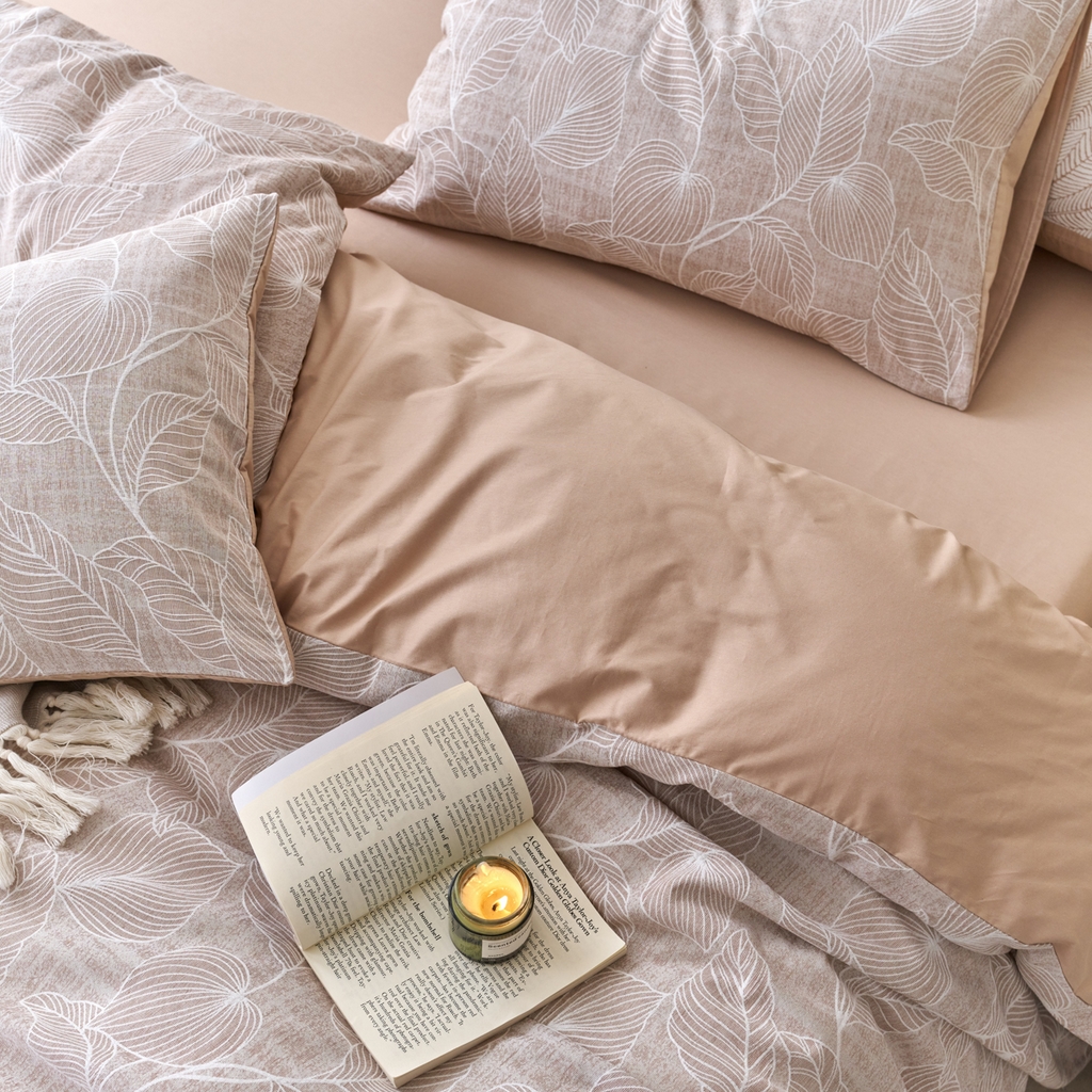 91家纺网 家纺一手货源 找家纺 金丝鸟2025新款全棉纯棉三层纱提花四件套 小叶雨林 咖