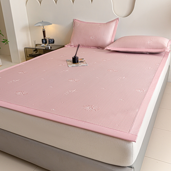 91家纺网 家纺一手货源 找家纺 阿亮家居 2025新款凉席凉豆豆软席床席款 爱丽丝-樱花粉