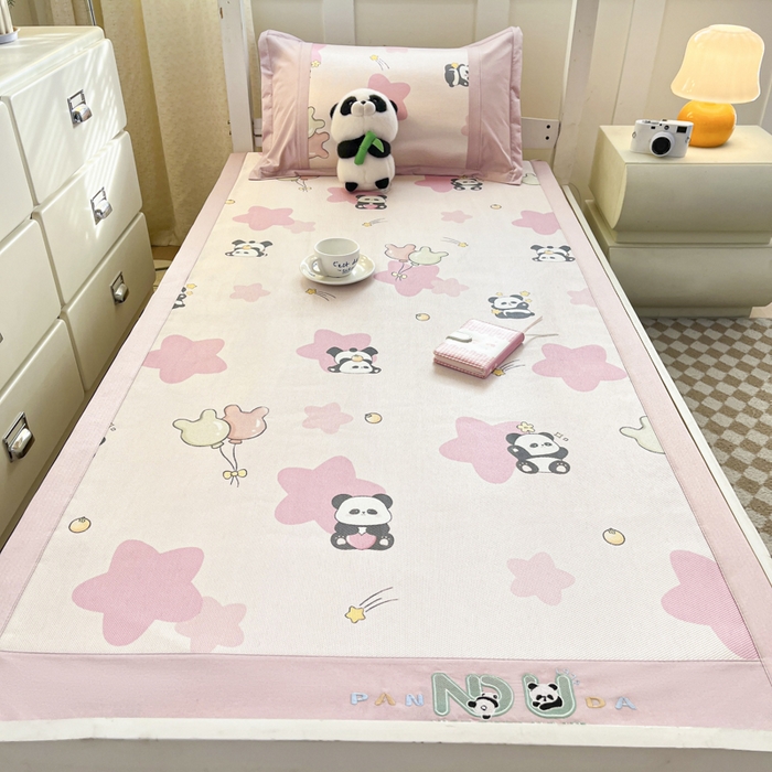 91家纺网 家纺一手货源 找家纺 阿亮家居 2025新款印花冰藤凉席-学生款 粉熊猫