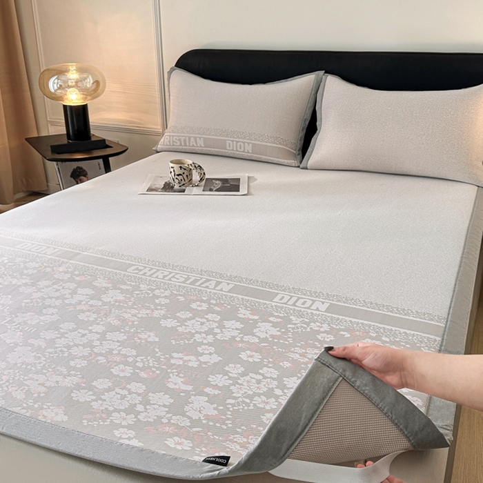 91家纺网 家纺一手货源 找家纺 慕尚家纺 2025春夏新款凉感冰丝提花凉席三件套 花艺 咖白