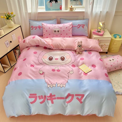 91家纺网 家纺一手货源 找家纺 摩卡（乐趣） 2025新款牛奶绒大版数码印花四件套 罗兰粉