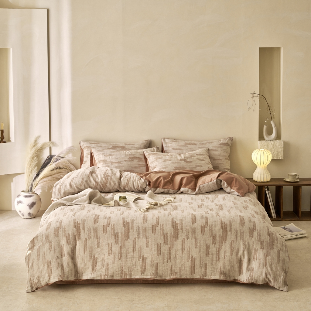 91家纺网 家纺一手货源 找家纺 金丝鸟2025新款全棉纯棉三层纱提花四件套 树影咖