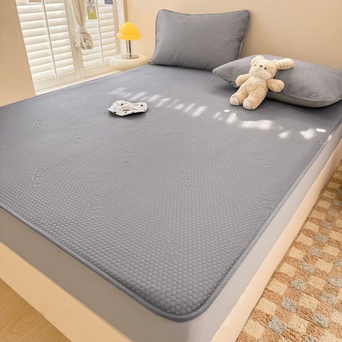 91家纺网 家纺一手货源 找家纺 阿亮家居 2025新款凉席凉豆豆单包边可水席单凉席三件套冰豆豆席 小米粒深海灰床笠款