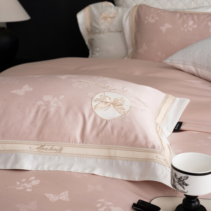 91家纺网 家纺一手货源 找家纺 馨蕊家居 2025春夏新品全棉天丝棉新品四件套 扶摇-初夏粉