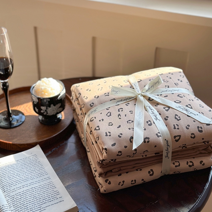 91家纺网 家纺一手货源 找家纺 吉象双层纱叠拍四件套 复古豹纹咖