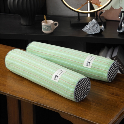 91家纺网 家纺一手货源 找家纺 （总）仁宇枕业 2025新款全棉色织提花水洗棉条纹圆形糖果颈椎护颈枕头枕芯