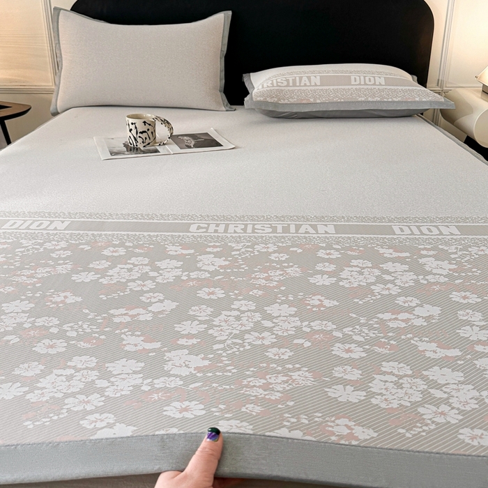 91家纺网 家纺一手货源 找家纺 慕尚家纺 2025春夏新款凉感冰丝提花凉席三件套 花艺 咖白