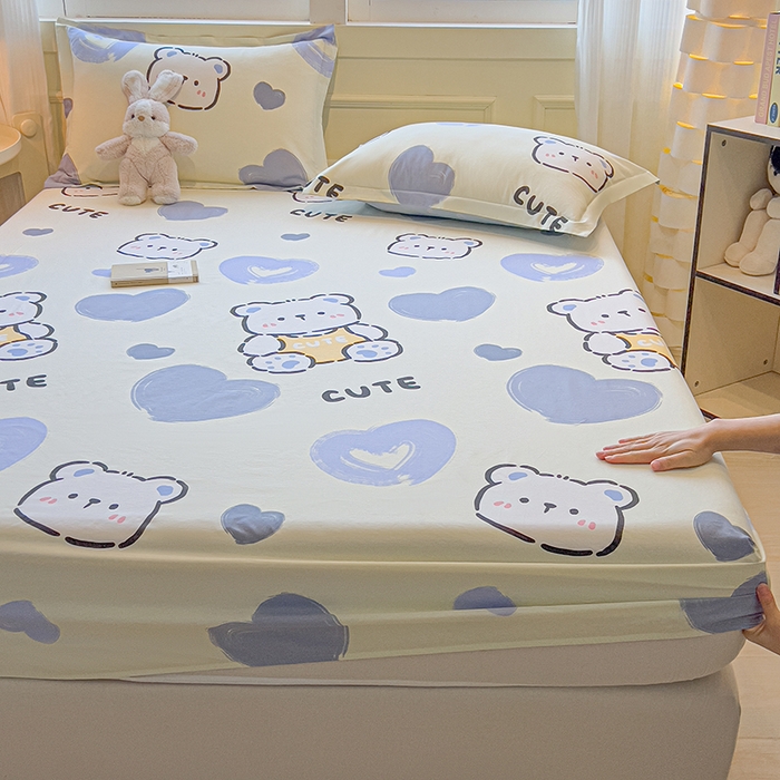 91家纺网 家纺一手货源 找家纺 拾物记 2025新款A类无荧光全喷气全棉12868单床笠 爱心熊熊