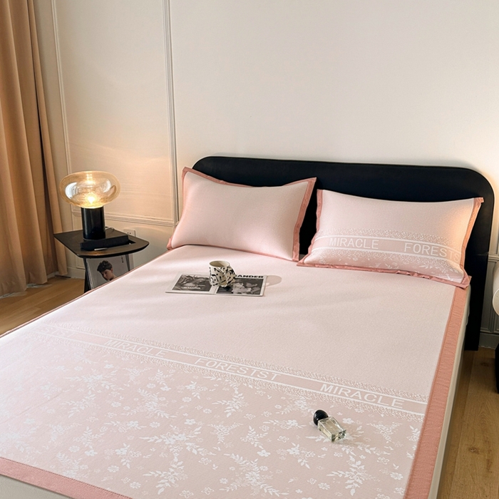 91家纺网 家纺一手货源 找家纺 慕尚家纺 2025春夏新款凉感冰丝提花凉席三件套 海棠 粉