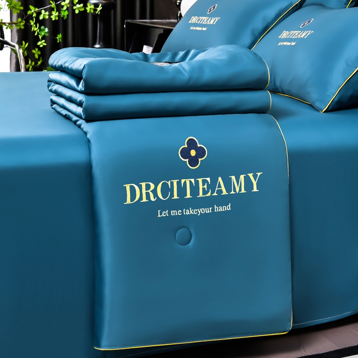 91家纺网 家纺一手货源 找家纺 伊梵居 2025新款水洗真丝刺绣夏被四件套 梵花-月光蓝