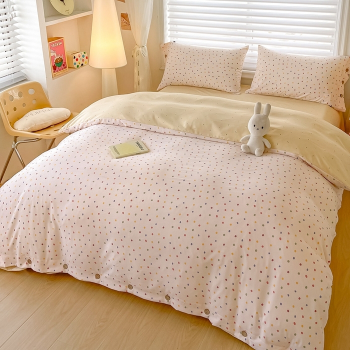 91家纺网 家纺一手货源 找家纺 星窝家纺 2025新款纽扣款水洗棉印花四件套 乐恬波点