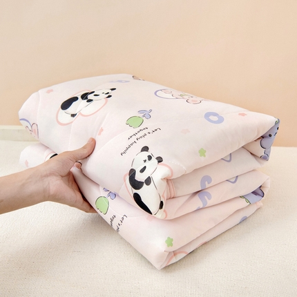 91家纺网 家纺一手货源 找家纺 鱼宝2025新款凉感丝夏被夏凉被空调被 快乐宝贝