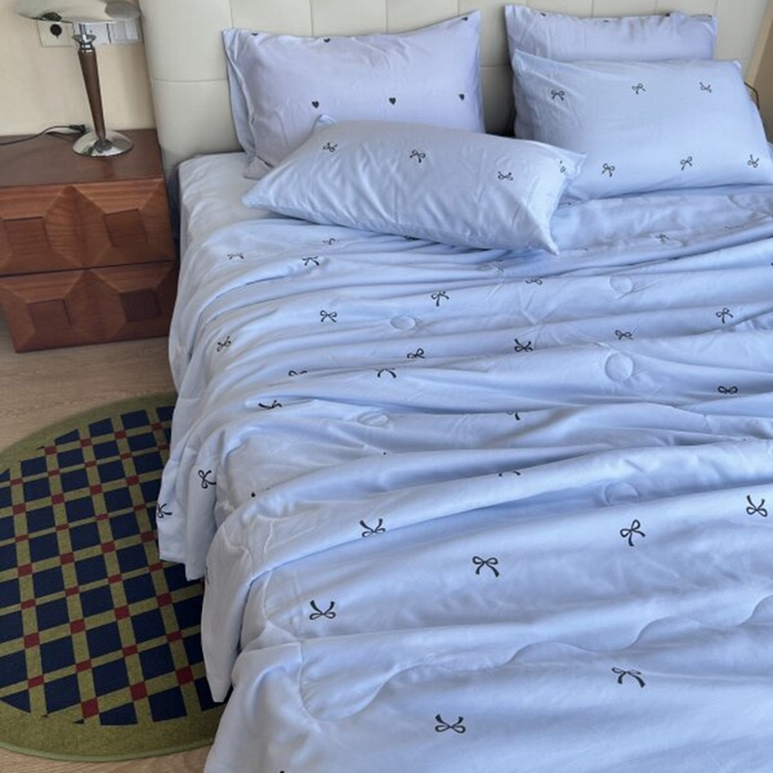 91家纺网 家纺一手货源 找家纺 棉生活家纺 2025新款ins小清新水洗冰丝夏被四件套 心动蓝莓 兰