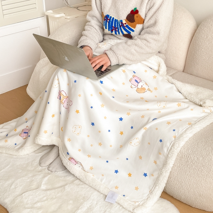 91家纺网 家纺一手货源 找家纺 857家居 2025新款双层针织纱羊羔绒毛毯 动物乐园