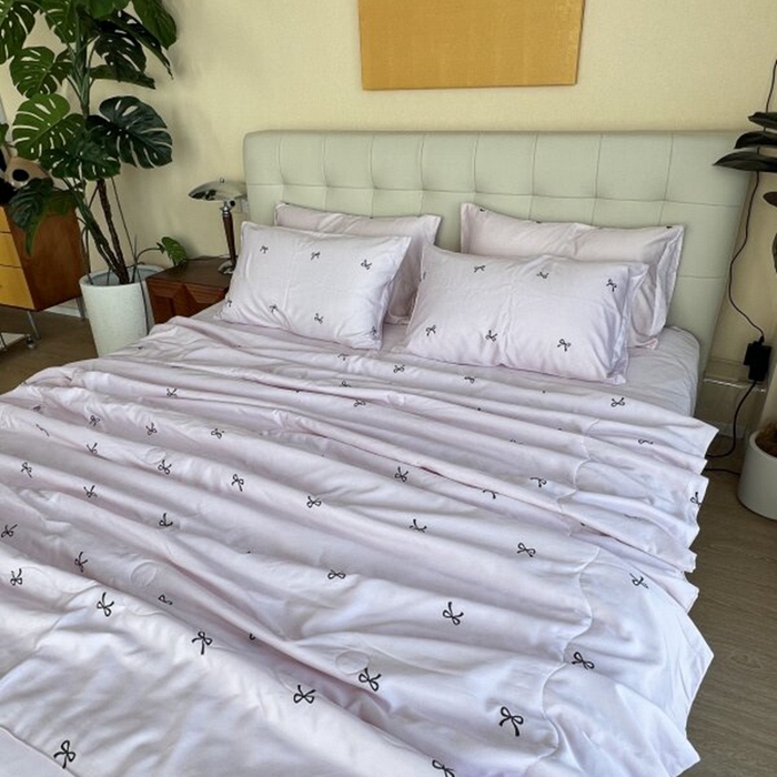 91家纺网 家纺一手货源 找家纺 棉生活家纺 2025新款ins小清新水洗冰丝夏被四件套 蜜桃乌龙 粉