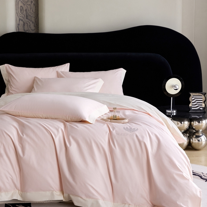 91家纺网 家纺一手货源 找家纺 金奇达家纺 2025春夏新款【特洛伊】红金裸盖™棉全棉纯棉红金裸盖棉四件套标准号全网控价（折后券后）不低于199元） 特洛伊-樱花粉