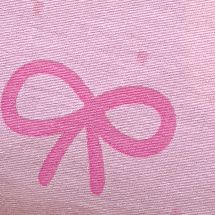 91家纺网 家纺一手货源 找家纺 拾物记 2025新款A类无荧光全喷气12868全棉B版单床单 草莓堆堆熊B版