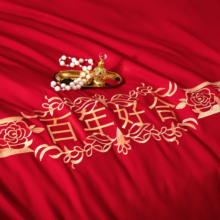 91家纺网 家纺一手货源 找家纺 慕她家纺 慕她婚庆四件套大红色磨毛亲肤棉刺绣结婚工艺款床上用品 百年同心
