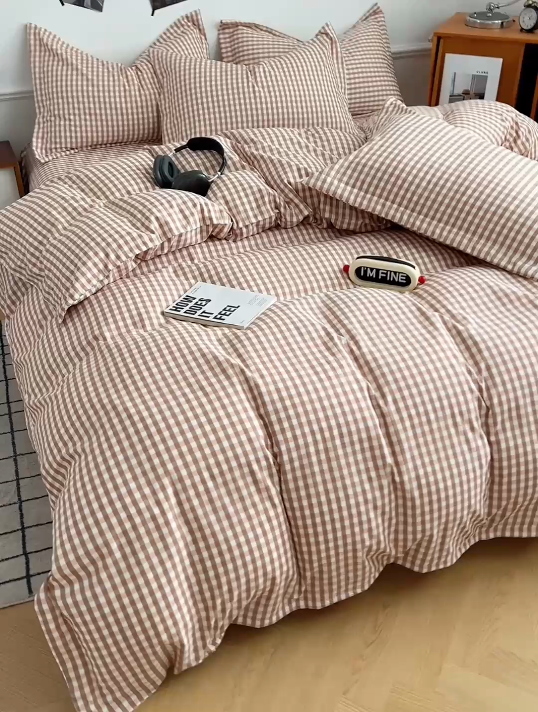 91家纺网 家纺一手货源 找家纺 罗菲尼酒店用品 2025新款磨毛亲肤飞边款四件套 咖啡格