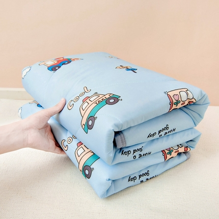 91家纺网 家纺一手货源 找家纺 鱼宝2025新款凉感丝夏被夏凉被空调被 云朵巴士蓝