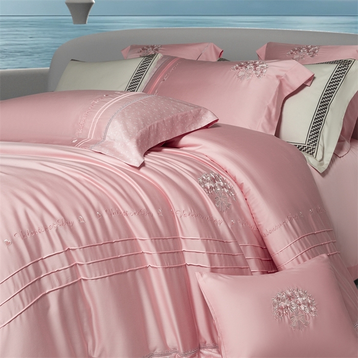 91家纺网 家纺一手货源 找家纺 高大尚婚庆馆 2025新款高端绣花四件套-艾莎 艾莎-落樱粉