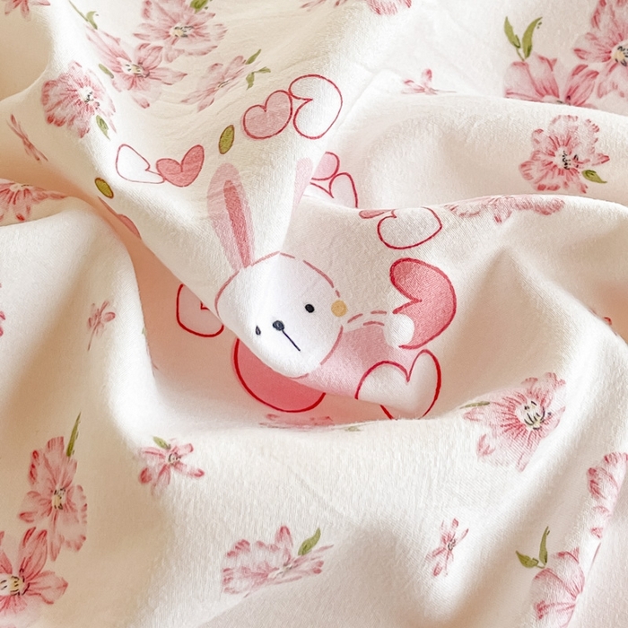 91家纺网 家纺一手货源 找家纺 星窝家纺 2025新款纽扣款水洗棉印花四件套 奶糖兔米