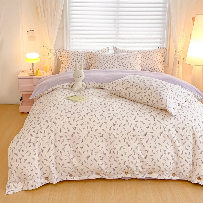 91家纺网 家纺一手货源 找家纺 星窝家纺 2025新款纽扣款水洗棉印花四件套 茉婉紫