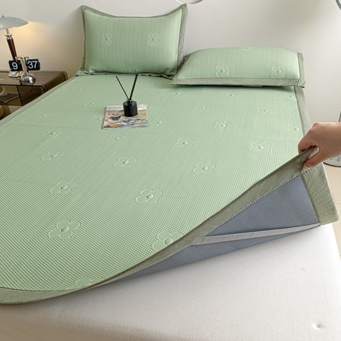 91家纺网 家纺一手货源 找家纺 阿亮家居 2025新款凉席凉豆豆软席床席款 四叶草-梵克绿