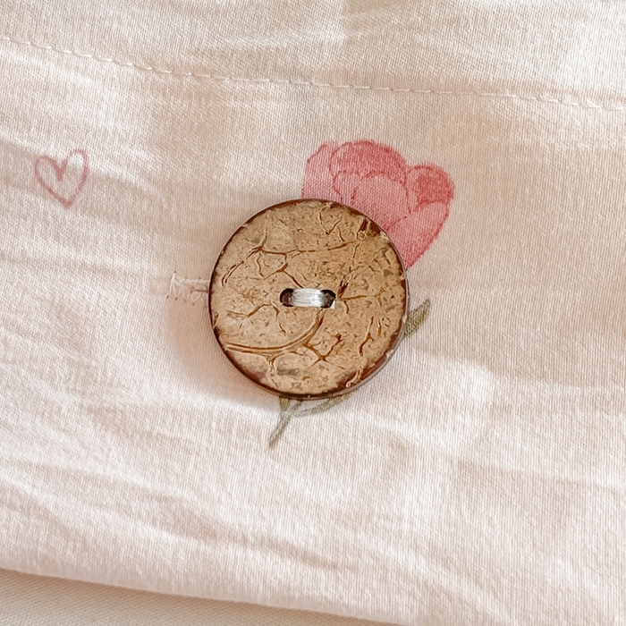 91家纺网 家纺一手货源 找家纺 星窝家纺 2025新款纽扣款水洗棉印花四件套 莫奈粉