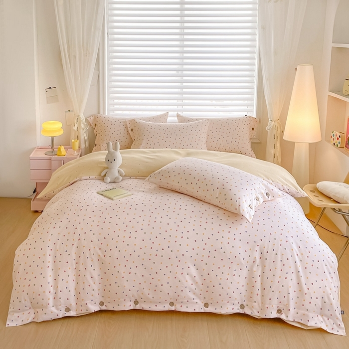 91家纺网 家纺一手货源 找家纺 星窝家纺 2025新款纽扣款水洗棉印花四件套 乐恬波点