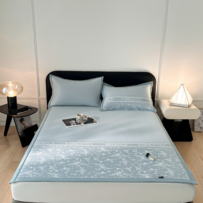 91家纺网 家纺一手货源 找家纺 慕尚家纺 2025春夏新款凉感冰丝提花凉席三件套 海棠 蓝