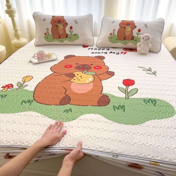 91家纺网 家纺一手货源 找家纺 希廷顿 2025新款大版印花乳胶凉席床笠款三件套 卡皮巴拉