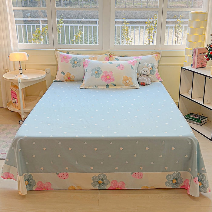 91家纺网 家纺一手货源 找家纺 拾物记 2025新款A类无荧光全喷气12868全棉B版单床单 茉莉草莓B版