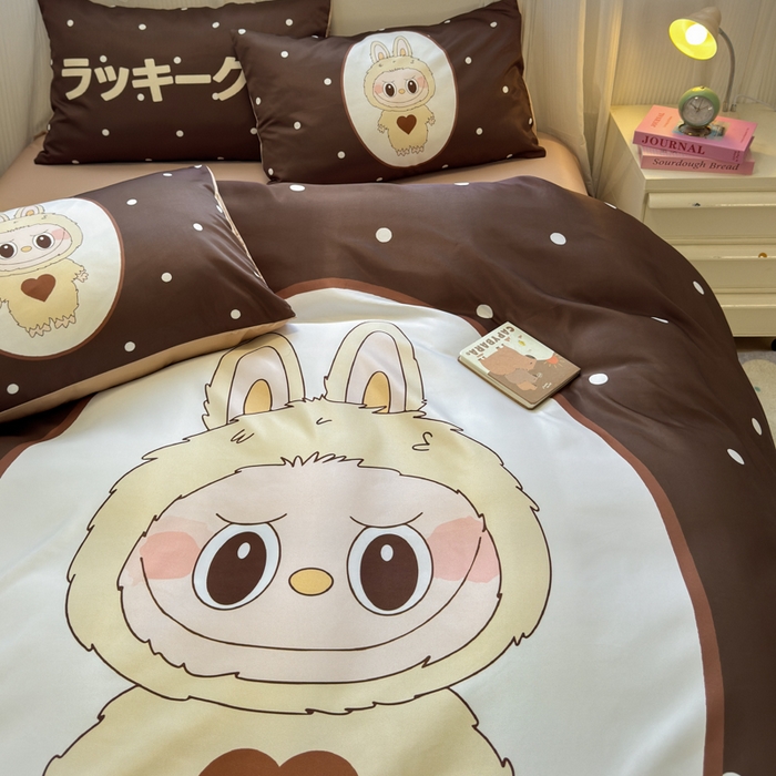 91家纺网 家纺一手货源 找家纺 摩卡（乐趣） 2025新款水洗真丝数码印花卡通兔系列四件套 咖啡兔