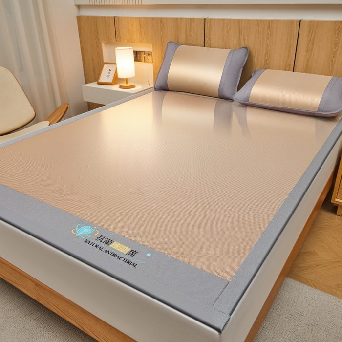 91家纺网 家纺一手货源 找家纺 阿亮家居 2025新款冰藤席凉席三件套包边抗菌刺绣款冰藤凉席 咖色-床席款