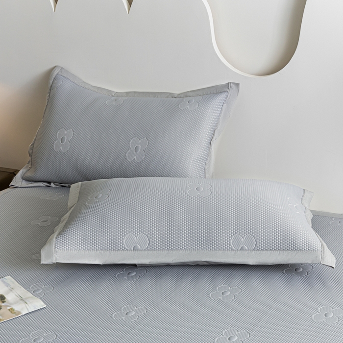 91家纺网 家纺一手货源 找家纺 阿亮家居 2025新款凉席凉豆豆软席床席款 四叶草-冰川灰