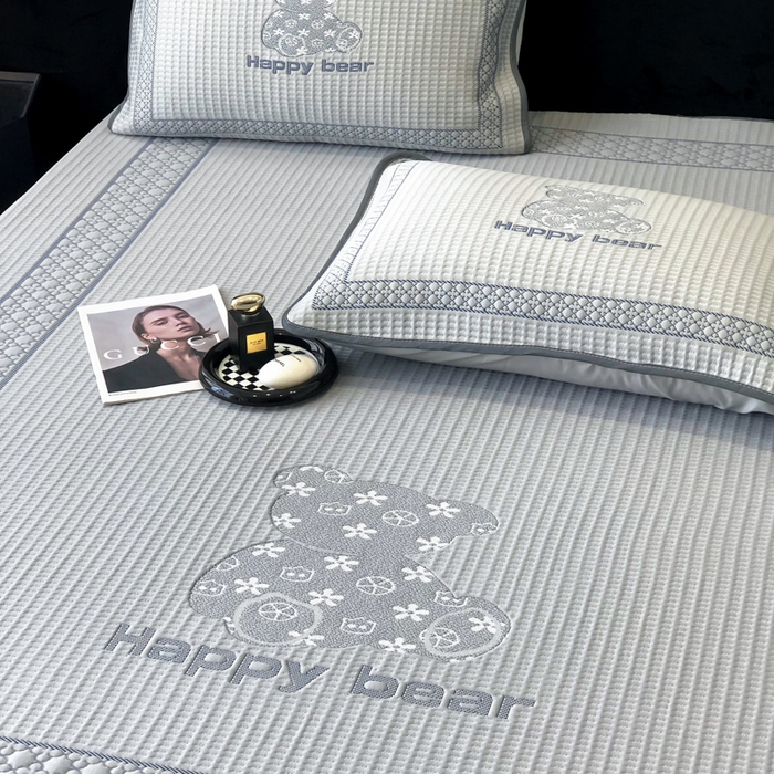 91家纺网 家纺一手货源 找家纺 首尔家纺 2025新款大版凉感丝凉席 快乐熊-高级灰