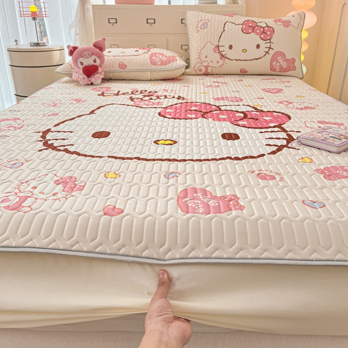 91家纺网 家纺一手货源 找家纺 金爱家 2025新款三丽鸥乳胶凉席大版床笠款 床笠款凉席-美美kt