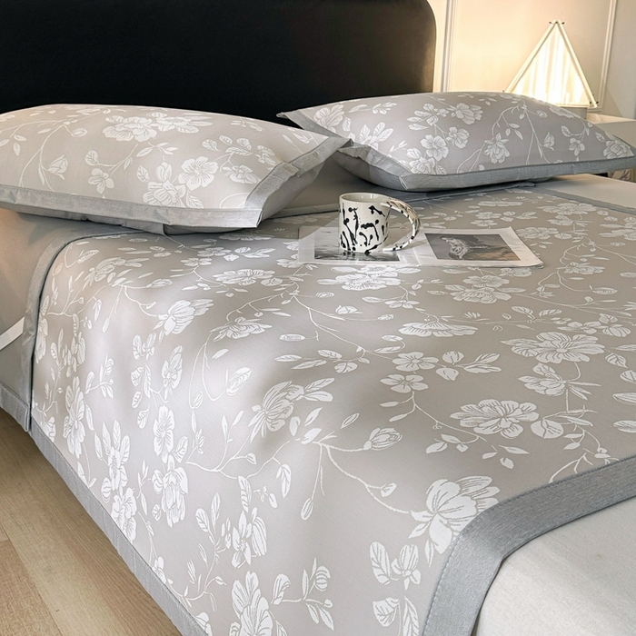 91家纺网 家纺一手货源 找家纺 慕尚家纺 2025春夏新款凉感冰丝提花凉席三件套 花语 灰