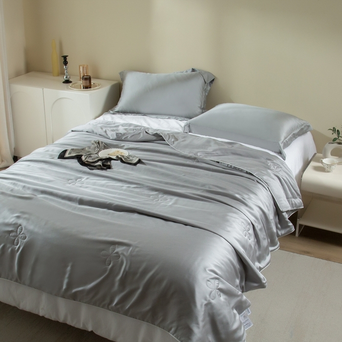 91家纺网 家纺一手货源 找家纺 1212025新款进口60支天丝夏被夏凉被空调被 布鲁灰