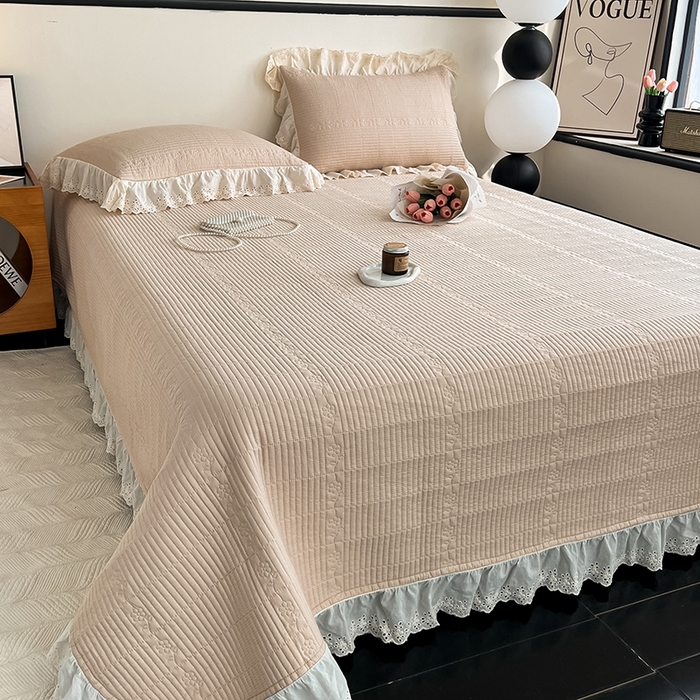 91家纺网 家纺一手货源 找家纺 沐纯家居 2025新款棉小乐花边床盖三件套 奶咖